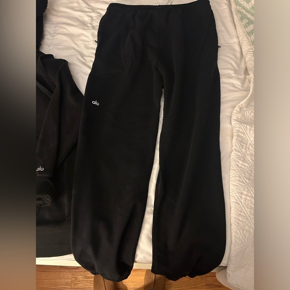 Woman Black sweatpants used only 2 times - Picture 1 of 1